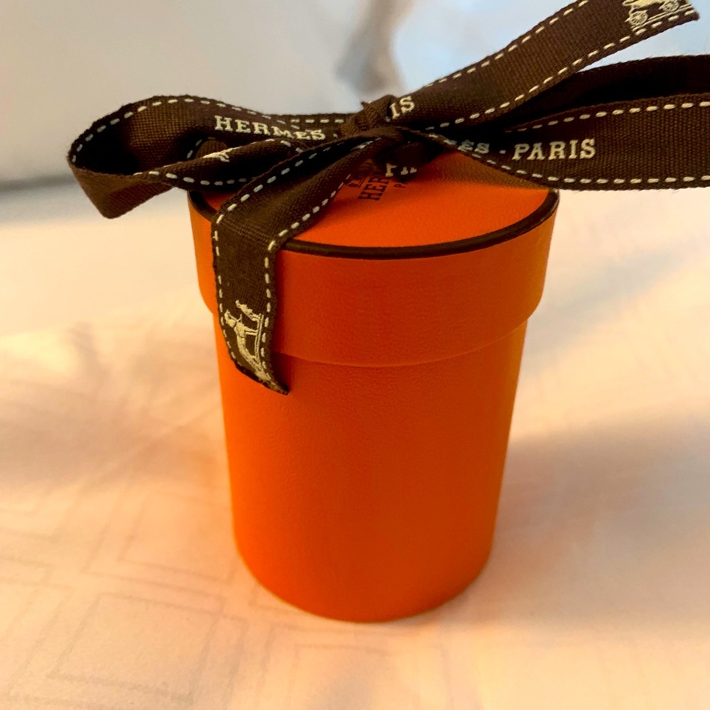 Hermes cylinder brand new box with bow. Must have!